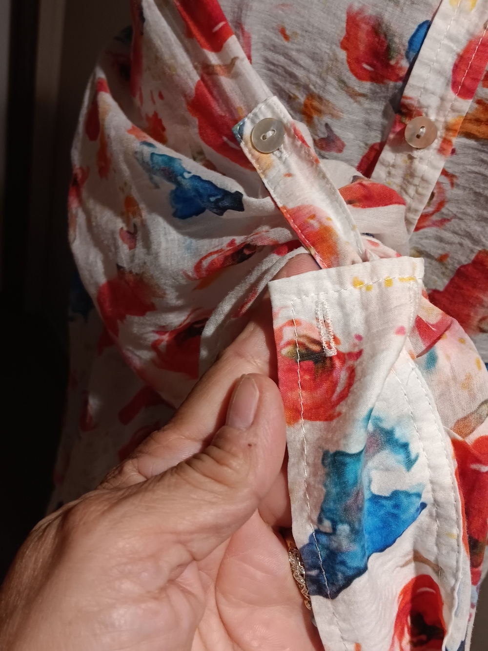 Charlie Jade 🦄 White Watercolor Floral Button-Down with Red & Blue Accents - Picture 4 of 8